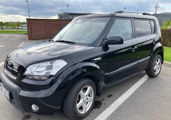 Kia Soul cena 21500 przebieg: 248000, rok produkcji 2011 z Dzierżoniów małe 92